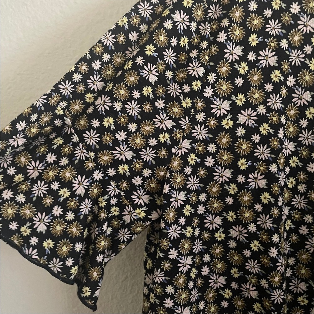Lauren Conrad Button Front Ruffle Top - Large - Picture 7 of 10